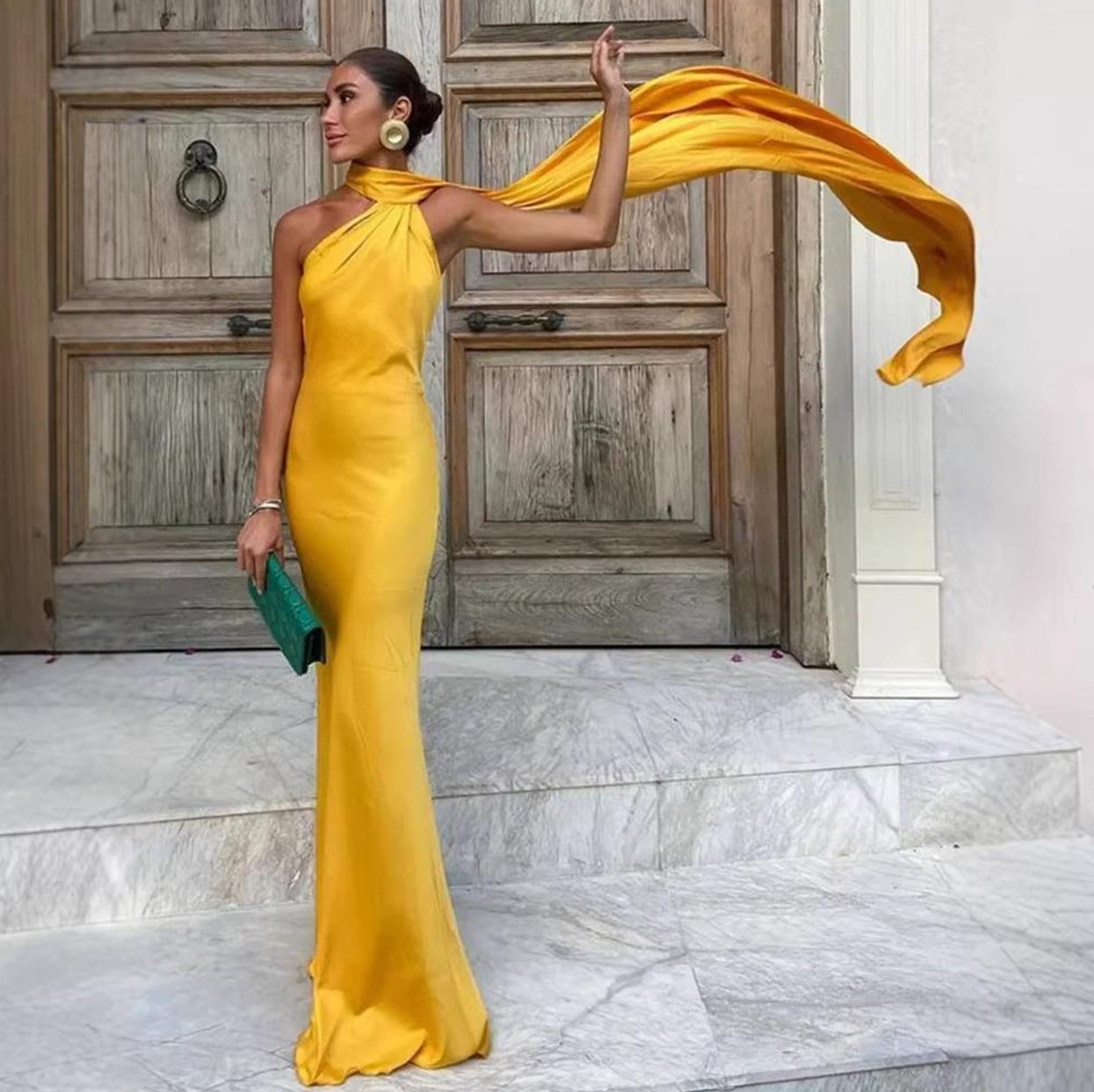 Robe Satinée à Ruban